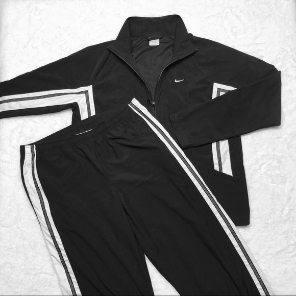 womens white nike tracksuit